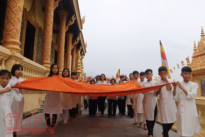 Lễ dâng y Kathina tại chùa Khmer ảnh 7