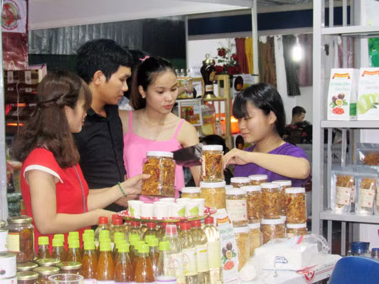 Hội chợ triển lãm quận Tân Phú trưng bày 120 gian hàng ảnh 1