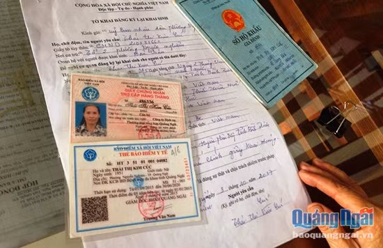 Quảng Ngãi: Thẻ bảo hiểm y tế không in ngày tháng sinh, nhiều người bệnh gặp rắc rối ảnh 1