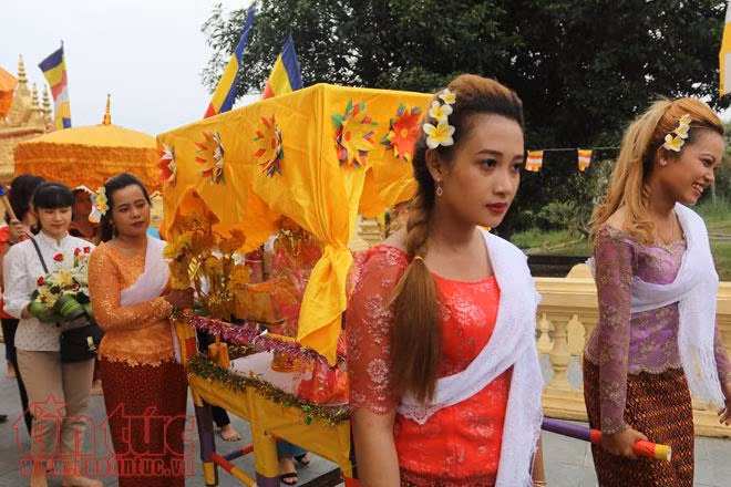 Lễ dâng y Kathina tại chùa Khmer ảnh 8