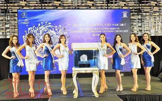 Chiếc vương miện hoa hậu có nhiều viên ngọc trai tự nhiên nhất được xác lập kỷ lục ảnh 1