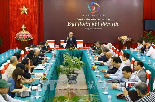 Thúc đẩy cơ chế phối hợp giữa Hội Nhà văn với các nhà văn Việt Nam ở nước ngoài ảnh 1