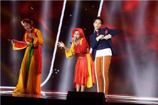 Vòng loại The Voice Kids 2017: Đình Tâm hát xẩm, Vũ Cát Tường chứng minh đẳng cấp HLV ảnh 8