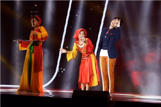 Vòng loại The Voice Kids 2017: Đình Tâm hát xẩm, Vũ Cát Tường chứng minh đẳng cấp HLV ảnh 9