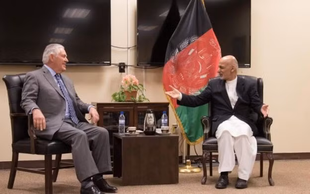 Bí ẩn về chiếc đồng hồ trong chuyến thăm của Ngoại trưởng Mỹ tới Afghanistan ảnh 2