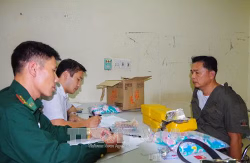 Phá đường dây buôn bán ma túy đá xuyên quốc gia ảnh 1