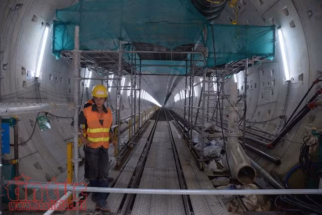 Khám phá đường hầm metro hoàn thành đầu tiên dưới lòng Sài Gòn ảnh 1