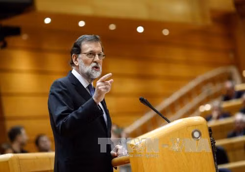 Thủ tướng Tây Ban Nha giải tán cơ quan lập pháp Catalonia, ra lệnh bầu cử sớm ảnh 1