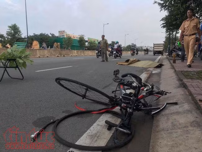 ‘Xe điên’ đâm chết người đàn ông chạy xe đạp lúc rạng sáng ảnh 2