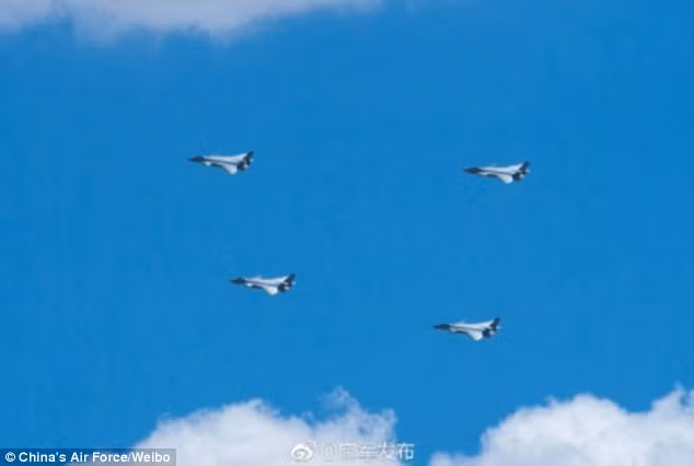 Lộ ảnh tiêm kích tàng hình J-20 nhiều chưa từng có, Trung Quốc bị tố đánh cắp công nghệ Mỹ ảnh 1