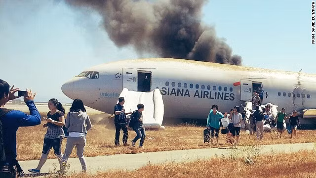 Asiana đền tạm 10.000 USD mỗi hành khách máy bay 'gẫy đuôi' ảnh 1