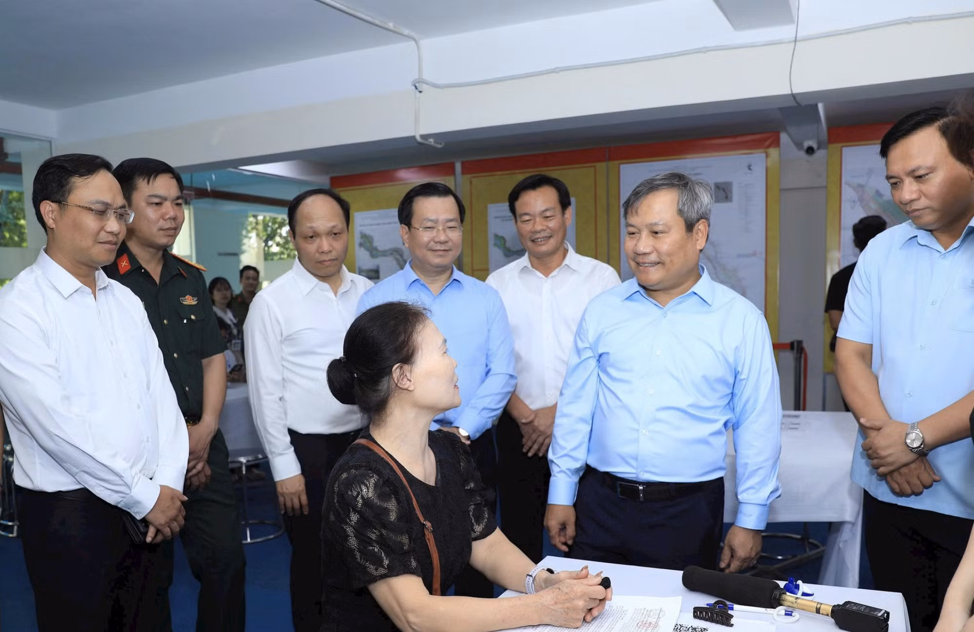 chu-tich-ubnd-thanh-pho-vu-dai-thang-kiem-tra-cong-tac-to-chuc-lay-y-kien-cong-dong-dan-cu-hoan-thien-quy-hoach-song-hong.png