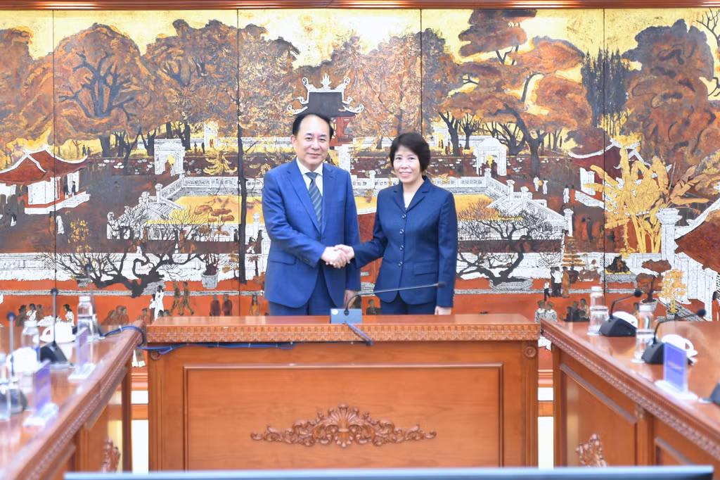 tai-chinh-271026.png