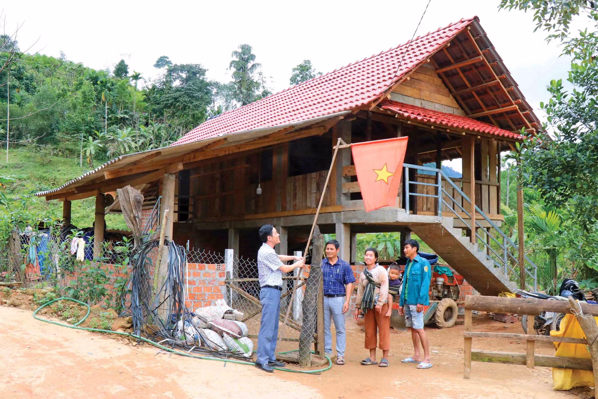 10a-xoa-nha-tam-quang-ngai-pham-cuong.jpg