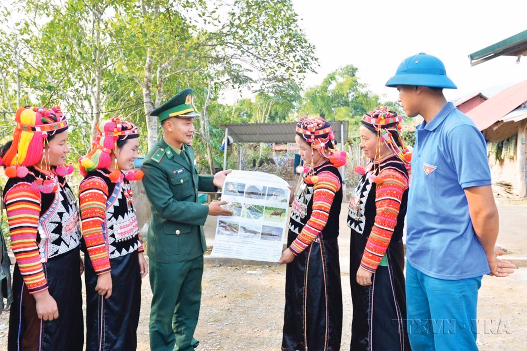 7-bo-doi-cu-ho-minh-duc-dien-bien.jpg