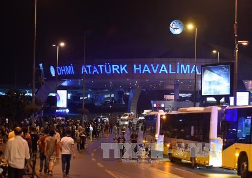 Thổ Nhĩ Kỳ bắt giữ 13 người sau vụ đánh bom sân bay Ataturk ảnh 1