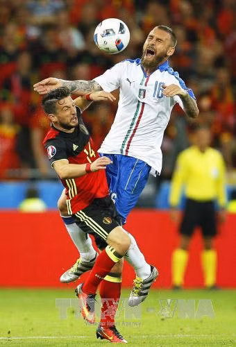 Italy và cơn bĩ cực ở tuyến giữa: Khó khăn này Conte có vượt qua? ảnh 1