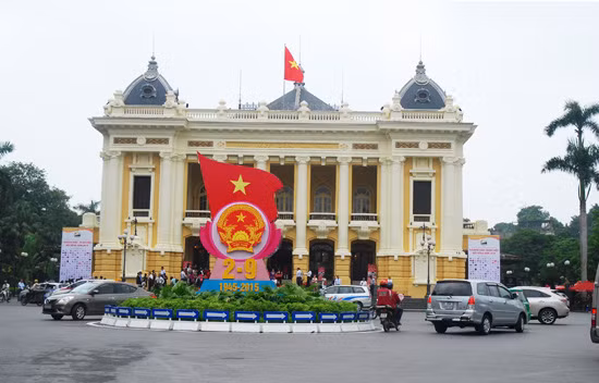 Hà Nội tưng bừng chuẩn bị lễ Kỷ niệm 70 năm Quốc khánh ảnh 1