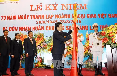 Ngành Ngoại giao nhận Huân chương Sao Vàng lần thứ hai ảnh 1
