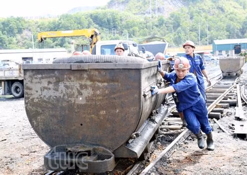 Huy động toàn lực tìm nạn nhân mắc kẹt trong tai nạn hầm lò ảnh 3