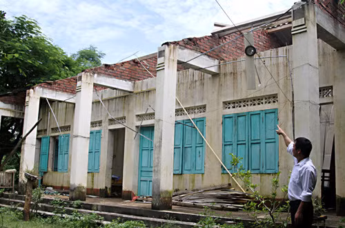 Dựng lớp tạm đón học sinh tới trường ảnh 2