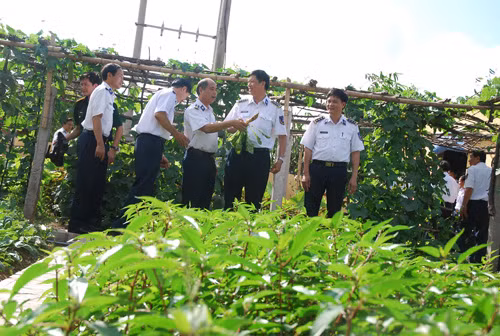 Bảo đảm hậu cần trên biển ảnh 2