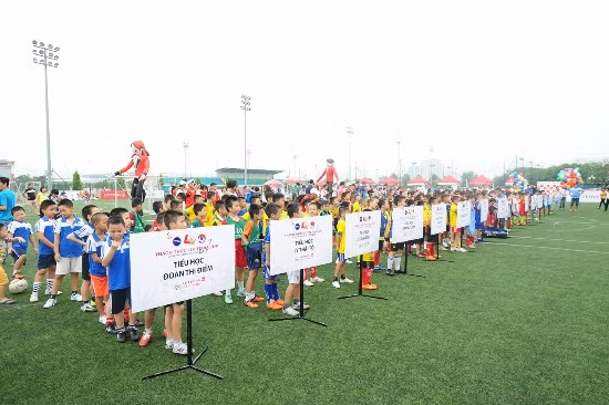 Khai mạc giải bóng đá nhi đồng toàn quốc “Thách thức Lotteria Cup 2015" ảnh 1