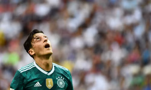Ronaldo đã đến Juve; Muốn Lewandowski, M.U phải trả lương tương tự Sanchez ảnh 5