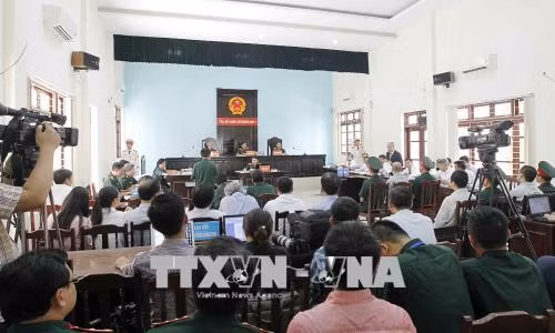 Xét xử sơ thẩm vụ 'Út trọc': Vẫn quanh co chối tội ảnh 2