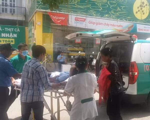  Mổ khẩn cấp cứu sống người phụ nữ vỡ thai ngoài tử cung ảnh 1