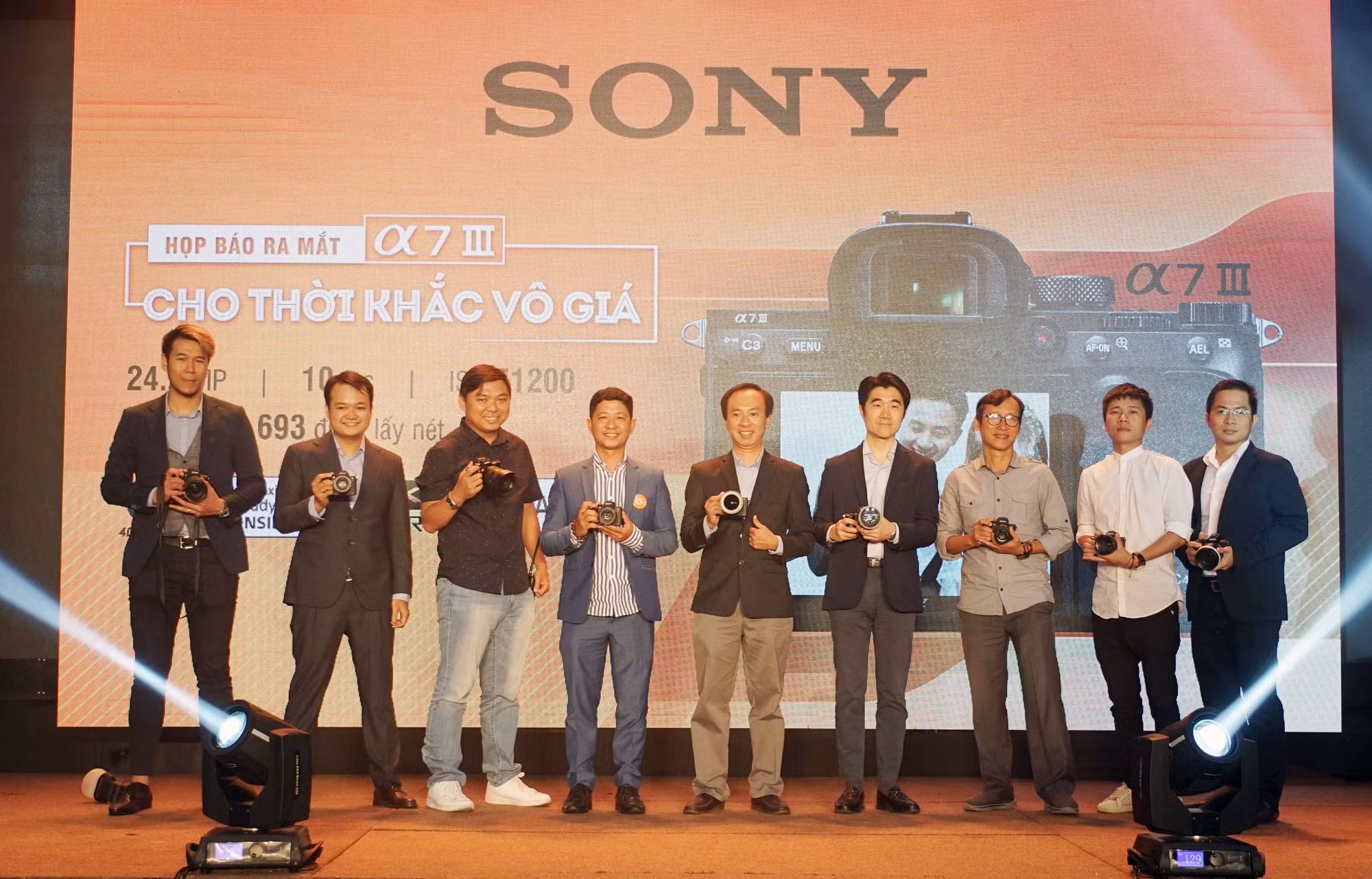 Sony Việt Nam ra mắt dòng máy ảnh không gương lật ấn tượng α7 III ảnh 1