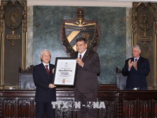 Tổng Bí thư Nguyễn Phú Trọng đến thăm trường Đại học Tổng hợp La Habana tại Cuba ảnh 1