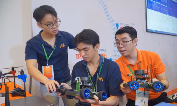 Vinh danh 25 dự án công nghệ xuất sắc tại VietFuture Awards 2026.