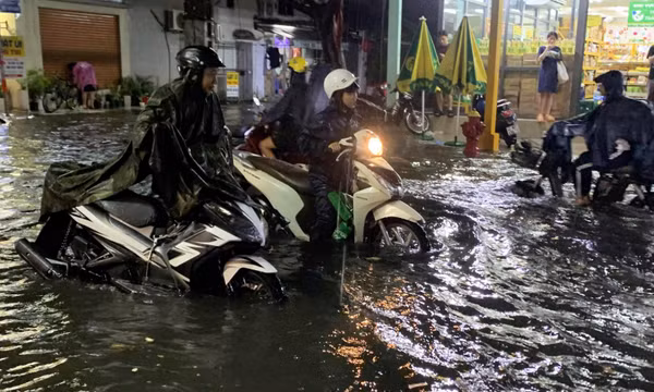 TP Hồ Chí Minh dự báo tiếp tục mưa lớn, đề phòng lốc và sét trong vài ngày tới.