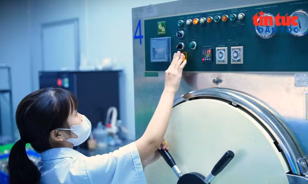 Các chuyên gia đề nghị chính sách thu hút nhà khoa học gắn với việc bảo đảm trang thiết bị, kinh phí và điều kiện nghiên cứu.