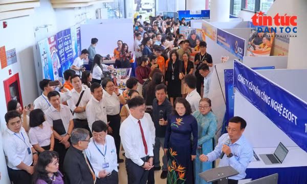 TP Hồ Chí Minh gắn học tập suốt đời với thực hành kỹ năng số