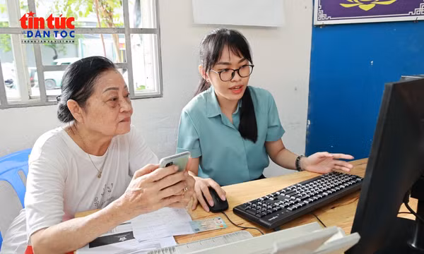 Đưa dịch vụ công trực tuyến đến gần người dân từ khu phố