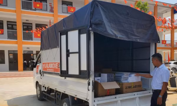Lalamove đưa tủ sách đến 25 trường vùng xa
