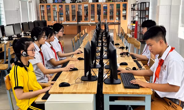 Bảo vệ trẻ em trên môi trường số từ gia đình và nhà trường
