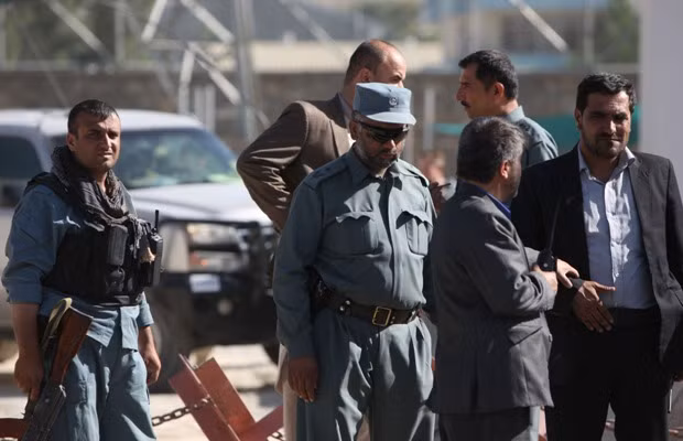 Taliban đánh bom Kabul, 4 người nước ngoài thiệt mạng ảnh 1