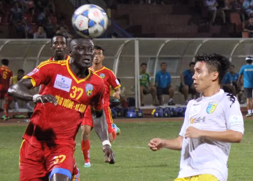 Đáy bảng V-League vẫn nổi sóng ảnh 1