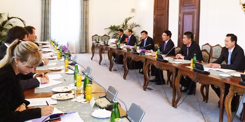 Phó Thủ tướng Phạm Bình Minh thăm chính thức CH Séc ảnh 1