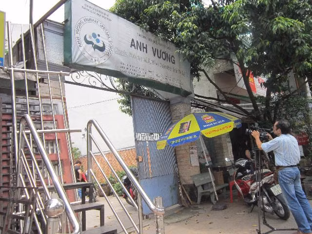 'Trường tiểu học' bạo hành trẻ tự kỷ: Bị giải thể vẫn hoạt động ảnh 1