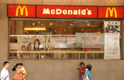 McDonald Hong Kong bị ảnh hưởng bê bối thịt bẩn ở Trung Quốc ảnh 1