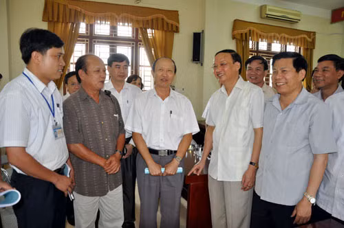 Đồng chí Tô Huy Rứa tiếp xúc cử tri thành phố Bắc Ninh ảnh 1