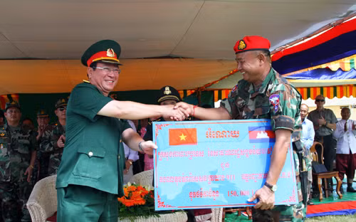Đặc công Việt Nam và đặc nhiệm dù Campuchia hợp tác ảnh 2