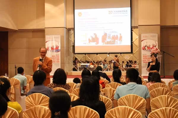 Khám phá niềm đam mê học tập cho con ảnh 1