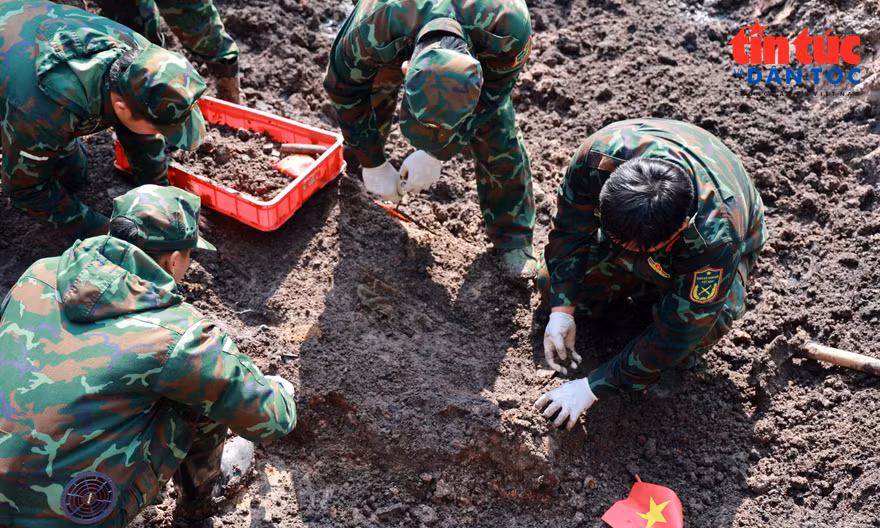 Mở rộng tìm kiếm hài cốt liệt sĩ tại Công viên Lê Thị Riêng.