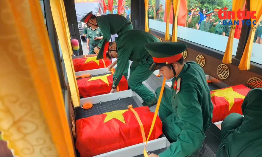 TP Hồ Chí Minh sơ duyệt lễ truy điệu hài cốt liệt sĩ tại Công viên Lê Thị Riêng.