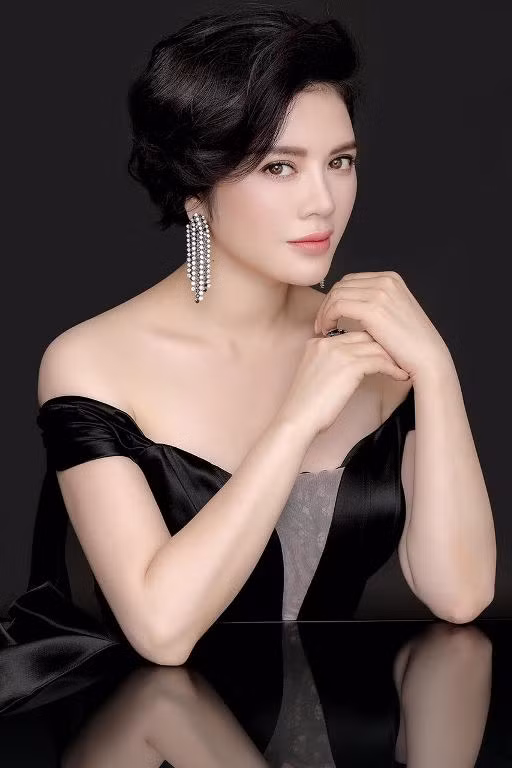 Lý Nhã Kỳ trở thành Công chúa châu Á ảnh 5